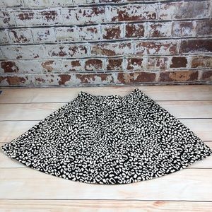 Francesca’s Leopard Print Skirt szM